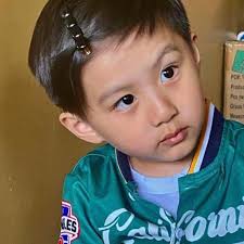 Meet Xinmin Yang, a 75-year-old bodybuilder who looks decades younger  thanks to his daily exercise routine and strict diet plan. Starting  bodybuilding in 1984, just after China lifted its ban