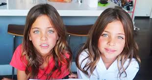 When was leah and ava's birthday in 2017? 10 Jahre Alte Eineiige Zwillingsschwestern Sehen Je Alter Sie Werden Immer Mehr Aus Wie Jennifer Aniston