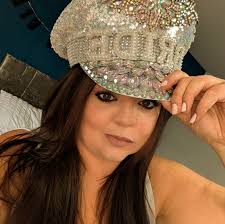 Hi all… I'm very new to looking into this and we are planning for a wedding  in March 2028… so quite some time away. We're looking to keep costs down as  much