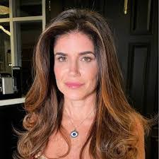 Erin Biggins's Instagram, Twitter & Facebook