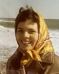 Elba Roldan's Instagram, Twitter & Facebook