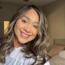 Hi, I am making a cake and the customer wants whipped icing. I need an  icing I can pipe. I tried a stabilized whipped icing recipe with gelatin  and failed. Anyone have