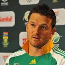 Cricket team honors injured teammate