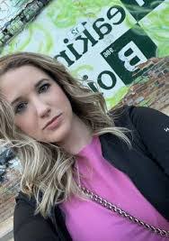 Amanda Keffer's Instagram, Twitter & Facebook