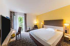 It offers business travelers and tourists easy access to the city center, including sights such as the famous cathedral and old town, the lanxess arena, the rhein energie stadium and the city's many other cultural treasures. Park Inn By Radisson Koln City West Koln Aktualisierte Preise Fur 2021