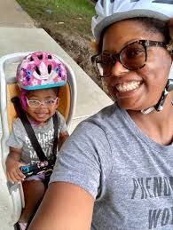 Elizabeth Tooley's Instagram, Twitter & Facebook