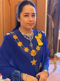 Tengku puteri jihan azizah athiyatullah. Cantiknya Puteri Puteri Tunku Azizah Dalam Solekan Regal Khir Khalid Keduanya Mewarisi Kecantikan Bonda Gempak