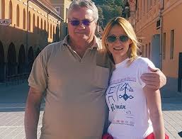 Acesta a anunţat că înmormântarea va avea loc la cimitirul din grid, județul brașov, pe data de 1 august. A Murit TatÄƒl Cameliei Potec A Suferit Un Infarct In Propria LocuinÈ›Äƒ ReacÈ›ie DisperatÄƒ A Campioanei Olimpice