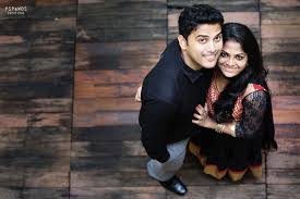 4 Things To Lookout For Before Zeroing In On Your Wedding Photographer Wedding Couple Poses Photography Pre Wedding Photoshoot Wedding Photos Poses