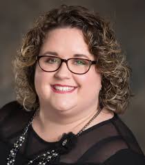 Lauren Presnell's Instagram, Twitter & Facebook