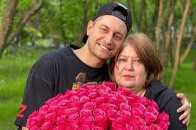 Горбунов сфотографировал сына в кресле у парикмахера день книги. Mama Davy Otvetila Na Sluhi O Ego Rasstavanii S Buzovoj