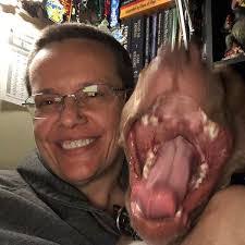 Kari Lang's Instagram, Twitter & Facebook