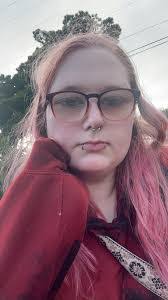 Leah Strunk's Instagram, Twitter & Facebook