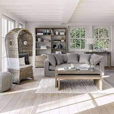 Épuré, il laisse place à la lumière qui pénètre parfaitement table rect. Couleur Taupe Idee Decoration Pour Associer Cette Couleur