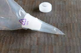 How To Fill A Piping Bag Piping Bag Cake Decorating Piping Icing Piping Bag