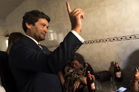 O reeleito presidente do chega e anunciado candidato presidencial, andré ventura, classificou ana gomes como a candidata cigana das presidenciais. Andre Ventura Formaliza Partido E Admite Ser Candidato As Europeias Partidos Politicos Publico