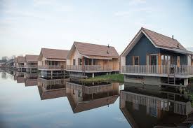 Mit Einem Fuss Immer Im Wasser Ferienhauser Direkt Am See Oder Meer Sind Vo Ferienhaus Am See Deutschland Ferienhaus Deutschland Mit Pool Ferienhaus Thuringen