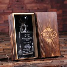 Maybe you would like to learn more about one of these? Amazon De Personalisierter Whiskey Dekanter Mit Rundem Flaschendeckel Und Holzbox