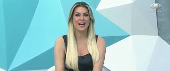 Quem é renata fan do jogo aberto? Renata Fan E Humilhada E Sobra Ate Para Fatima Bernardes Alucinada