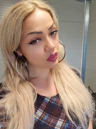 lauryn<3 @laurynleroy Posted withregram • 🎶 Du Hast @rammsteinofficial  #rammstein#laurynsguitar#femaleguitarist#metalgirl#guitarra#heavymetal#guitarnation#musico#guitarmagazine