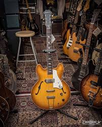 Just Think Of It As A Much Cooler Es330 1965 Epiphone E230 T Casino In Royaltan Spotted At Capsulemusic Toronto I Ve Posted Th Epiphone Es 330 Guitar