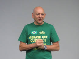 Patriota que luta pelo brasil; Classify Luciano Hang Owner Of Brazilian Company Havan