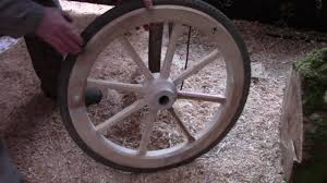 Eine gartenbank selber bauen und sich einen erholungsplatz sichern. Donutmaschine Teil 5 Selbstgebaute Rader Aus Fahrradfelgen Gummireifen Und Holz Youtube