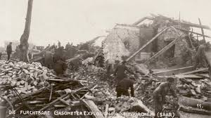 Mit weiteren nachbeben musste laut. Sr Mediathek De 1933 Gasometer Explosion In Neunkirchen