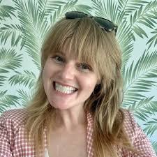 Debra Carney's Instagram, Twitter & Facebook