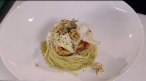 Le Ricette Dello Chef Cannavacciuolo Timballo Di Patate Con Calamari E Funghi E Spaghetti Ai Frutti Di Mare Da Cucine Ricette Ricette Dello Chef Cibo Etnico
