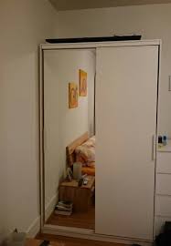 Nachdem ich die türschließer montiert habe, lassen sich die breiten schubladen jedoch nicht herausziehen. Morvik Ikea Kleiderschrank Mit Spiegel Topinserate Ch