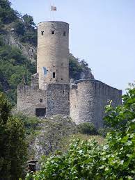 martigny canton du valais castle schloss chateau la batiaz switzerland burg landschaft sehenswurdigkeiten