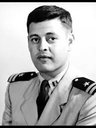 Lee Esquibel's Instagram, Twitter & Facebook