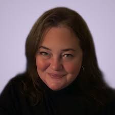 Lynne Billings's Instagram, Twitter & Facebook