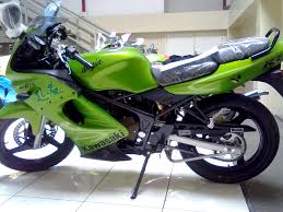 Ribuan motor 2 tak memadati bali dalam acara kumpul amal, dan menolak punah подробнее. Kmi Akan Tetap Mempertahankan Ninja 2 Stroke Setidaknya Hingga 2015 Iwanbanaran Net Warung Otomotif