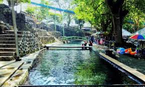Di sini, kita akan menemukan ribuan satwa sekaligus hutan mini dengan berbagai jenis lalu di beberapa area khusus di dalam kebun binatang ini, akan kita temukan juga beberapa hewan langka seperti harimau sumatera, harimau putih, dan. 25 Gambar Tempat Wisata Di Klaten 2021 Yang Lagi Hits