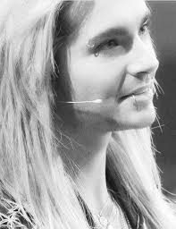 On instagram he shares his makeover with his followers and writes: Bill Kaulitz Greek Fanpage B K G Fp Home Facebook