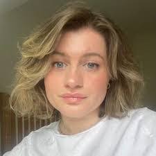 Devon Swanson's Instagram, Twitter & Facebook