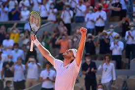 Serbia's novak djokovic, left, shakes hands with spain's rafael nadal after their french open semifinal, paris, june 11, 2021. 9vcg Uqducpmkm