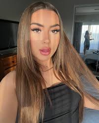 Hallie (@halliezwerus) • Фото и видео в Instagram