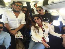 9 Bollywood Celebrities Who Own Luxury Private Jets Scoopnow तुमने हमें पूज पूज कर पत्थर कर डाला ; 9 bollywood celebrities who own luxury