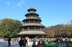 54 oder 154, haltestelle chinesischer turm straßenbahn: Chinesischer Turm Munchen Oder Kurz China Turm