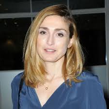 Quand Julie Gayet roucoulait avec le chauffeur de Carla Bruni