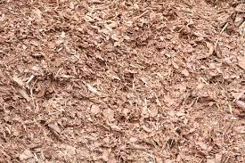 Der erste schritt, ob holzhackschnitzel oder mulch im garten verwendet werden sollen, sollte sein, darüber nachzudenken, wofür das material überhaupt. Rindenmulch Oder Hackschnitzel Was Ist Besser Infos Zum Verlegen Hausgarten Net