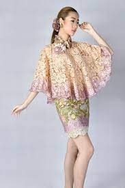 Mau ke pesta nikahan saudara tapi bingung mau pakai model gaun modern yang gimana? Hasil Gambar Untuk Cape Dress Brokat Model Pakaian Hijab Pakaian Wanita Model Pakaian