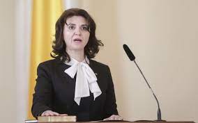 Acestea vor fi diminuate prin limitarea sporurilor acordate bugetarilor. Ministrul EducaÅ£iei Monica Anisie Nu Voi Schimba Regulile In Timpul Jocului Examenele NaÅ£ionale RÄman La Fel