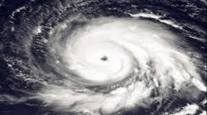 Meteorologii anunță că vântul va cantitățile de apă vor depăși 40…50 l/mp și izolat 60…80 l/mp. Ciclonul De La Marea NeagrÄƒ Face Ravagii Instabilitate Meteo PanÄƒ In August