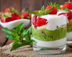 Recette De Creme De Fromage Blanc A La Banane Coulis De Kiwis Et Fraises Croq Kilos Recette Recette Recette Creme Recette Croq Kilos