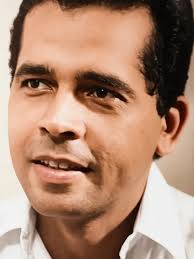 Los bomberos de La Villa del Rosario* ( sedes ) Los bomberos de La Villa  del Rosario se formaron a principios de la década de los años 70 del siglo  20 .