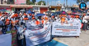 Protestan más de 100 docentes contra cambios en Educación Especial de SEP